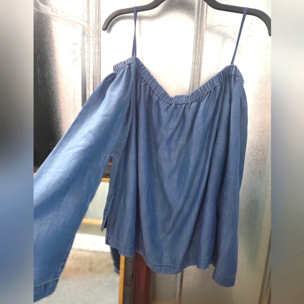 3 for $10, Chelsea & Violet off shoulder top